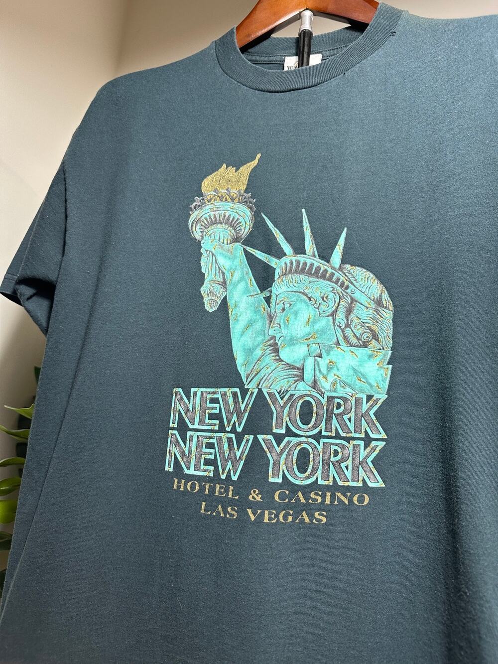 Vintage 90's New York New York Hotel Casino Las Vegas Statue of Liberty Tee L